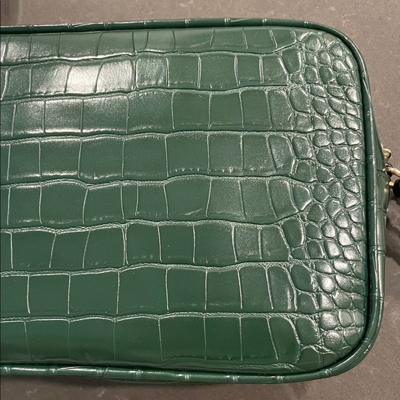 Victoria's Secret Emerald Green Faux Crocodile Top-Zip Crossbody Bag NWT - Picture 9 of 16